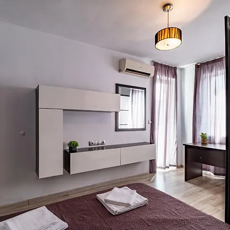 Apartment Deluxe With 2 Bedroom In Center *