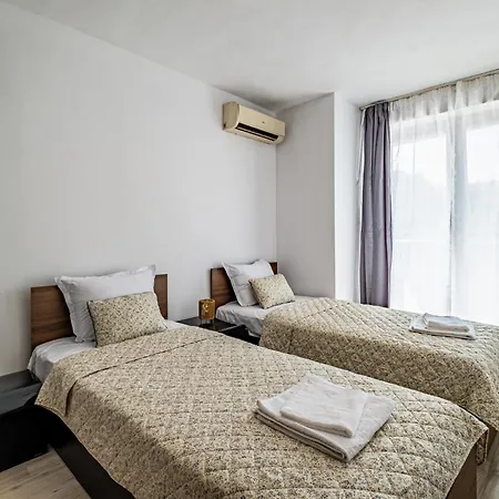 Apartment Deluxe With 2 Bedroom In Center *