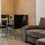 Deluxe With 2 Bedroom In Center