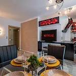 Deluxe With 2 Bedroom In Center Varna